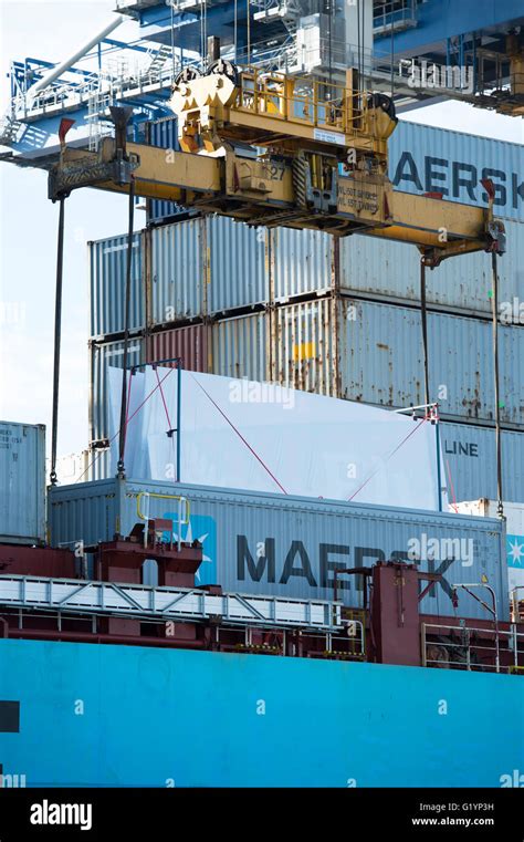 how to buy maersk stock